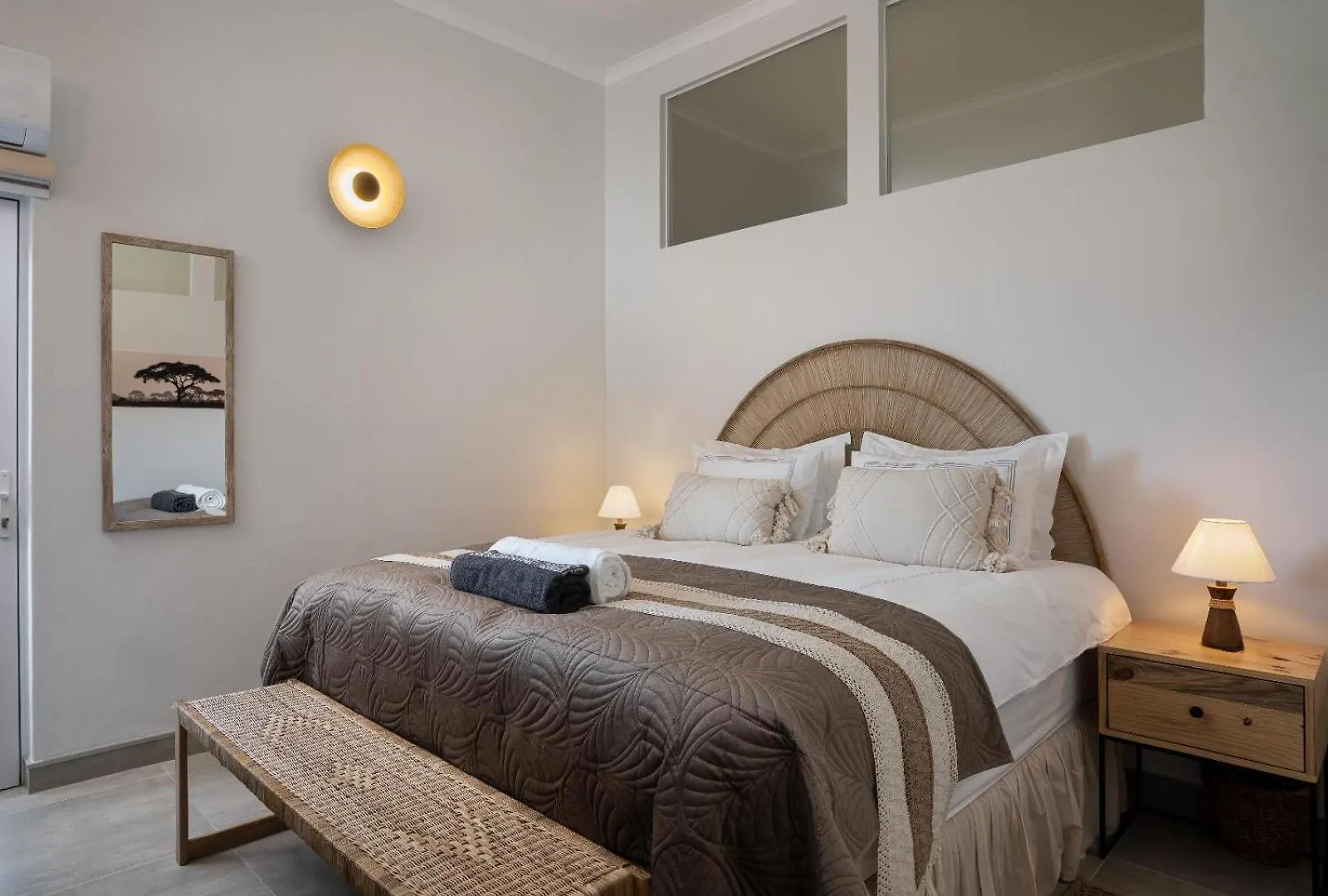 Phezulu Manor, Panoramic Views, Serviced Retreat Gordonʼs Bay