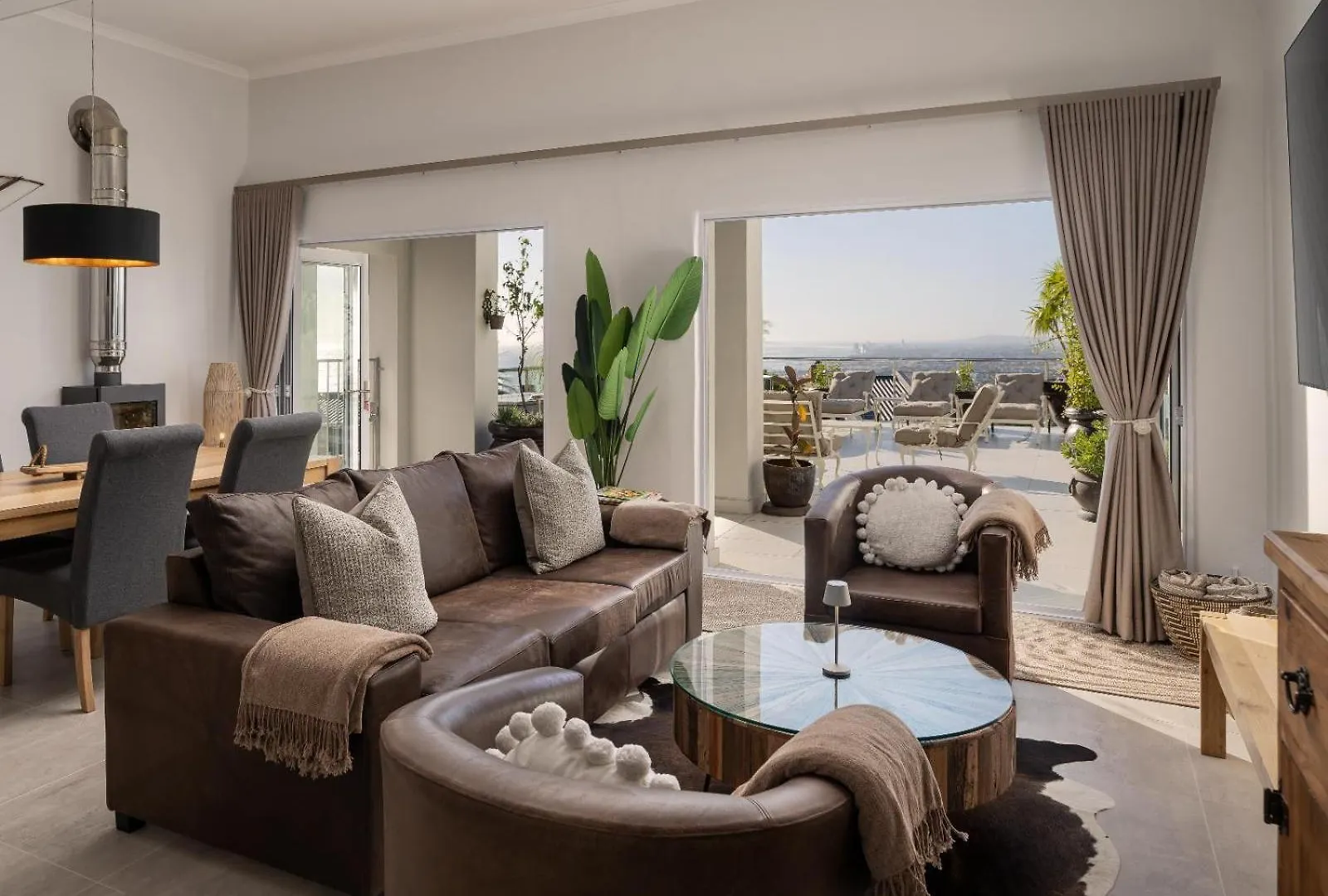 Phezulu Manor, Panoramic Views, Serviced Retreat Gordonʼs Bay 0*,  Νότια Αφρική