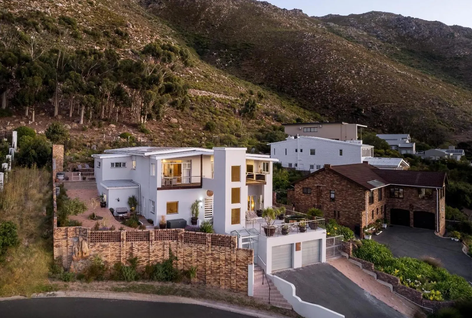 Phezulu Manor, Panoramic Views, Serviced Retreat Gordonʼs Bay